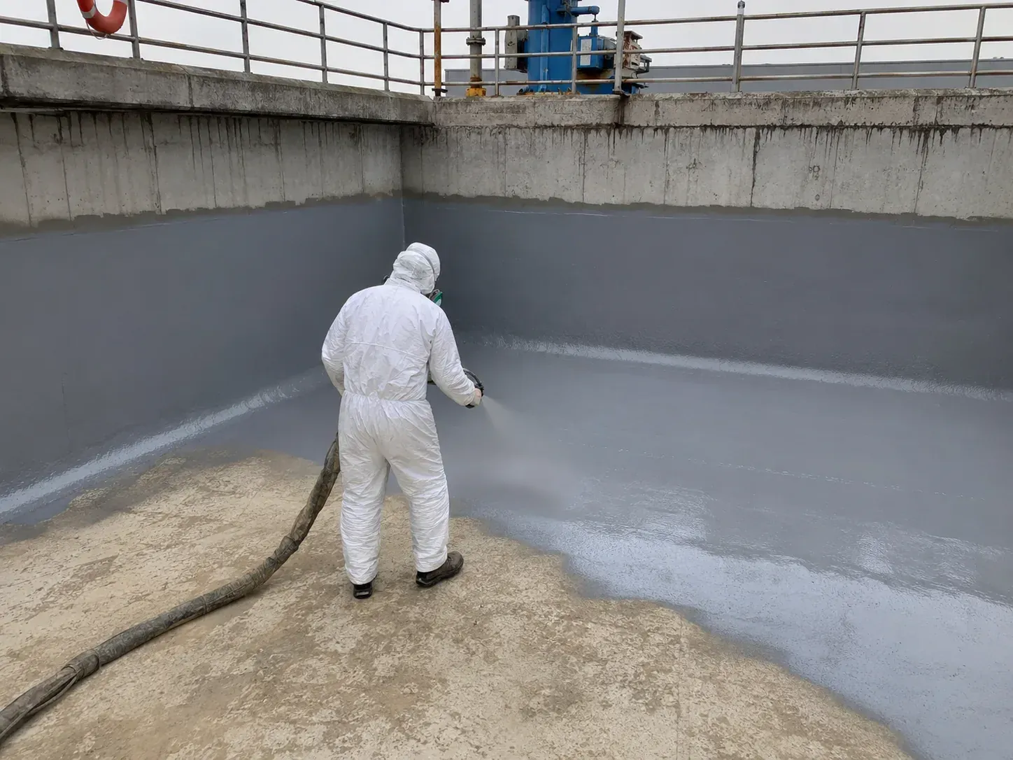 Spray polyurea water tank lining application guide